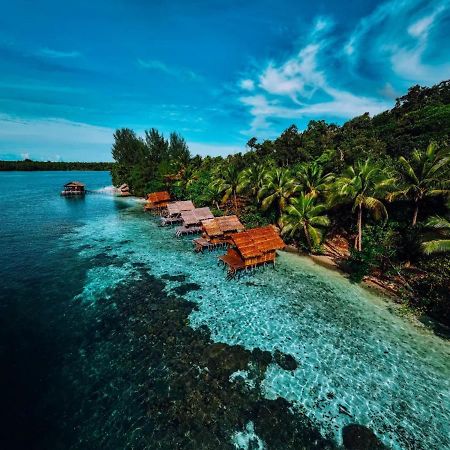 Meos Ambower Homestay Raja Ampat Fam 외부 사진