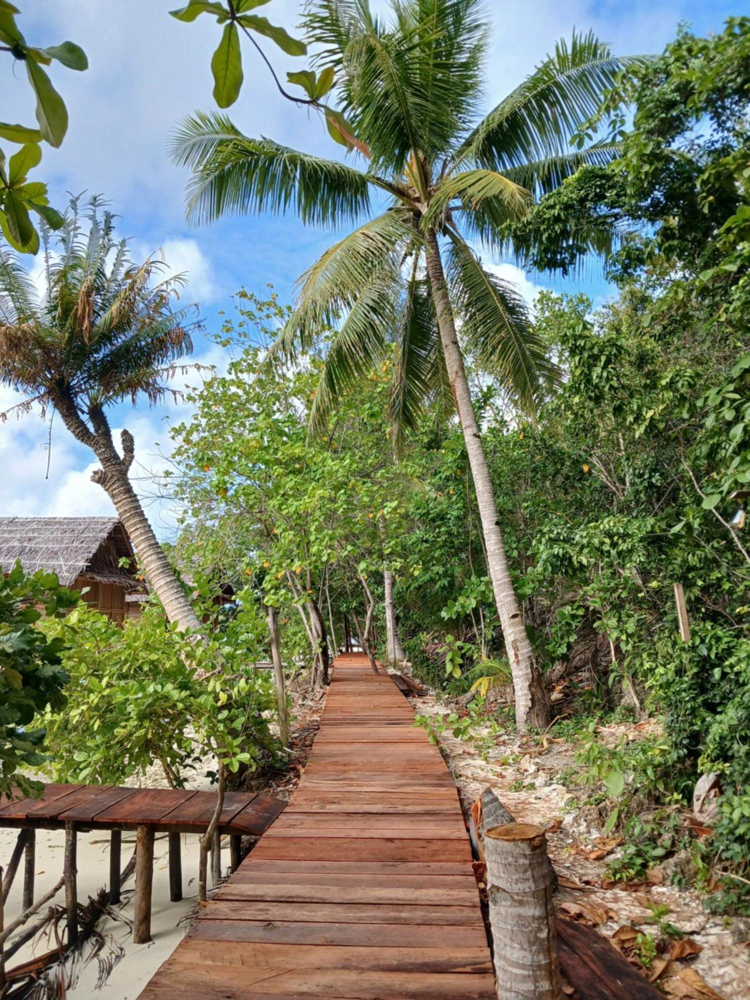 Meos Ambower Homestay Raja Ampat Fam 외부 사진